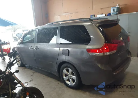 2014 Toyota Sienna Le V6 8 Passenger from USA, damaged, VIN 5TDKK3DC8ES487963